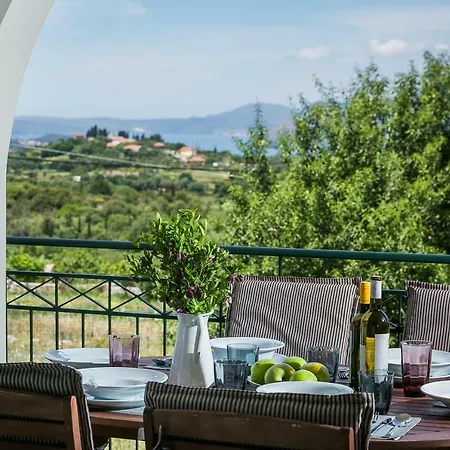 Athinais Lak ヴィラ *